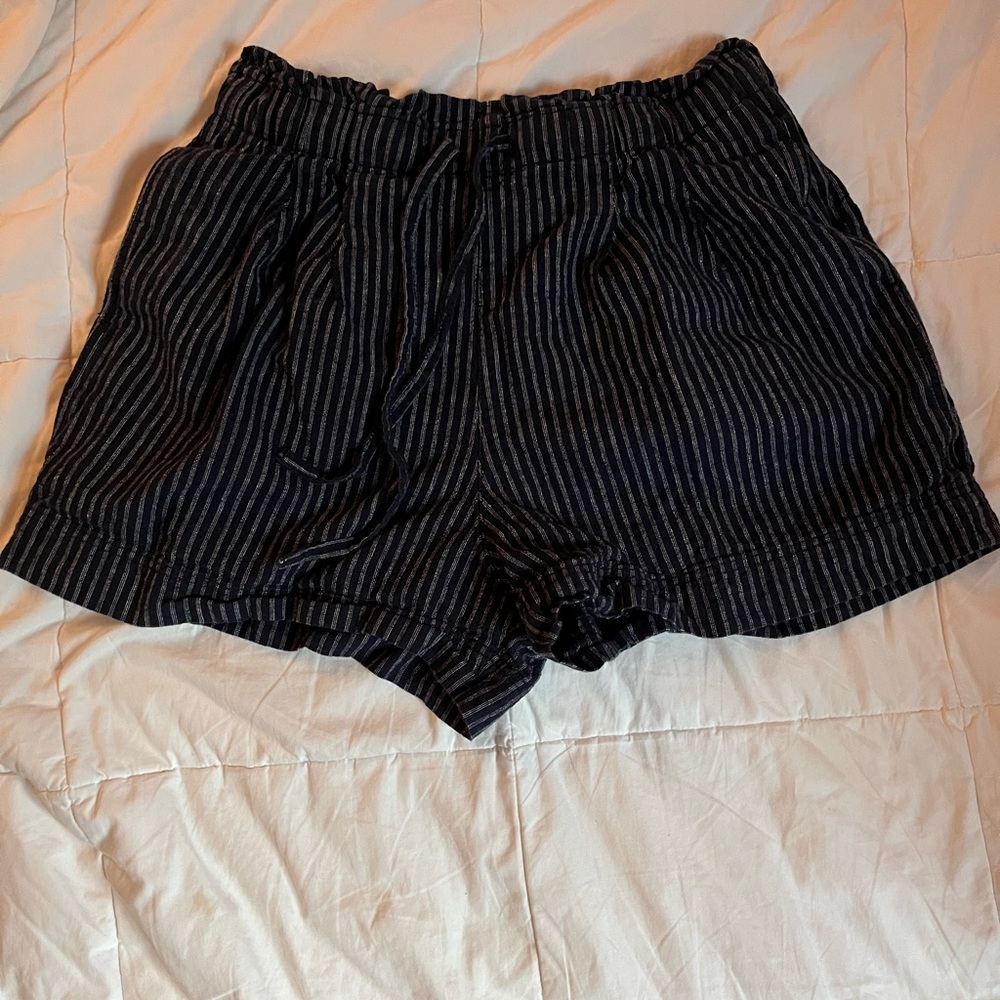 Linen stripped shorts